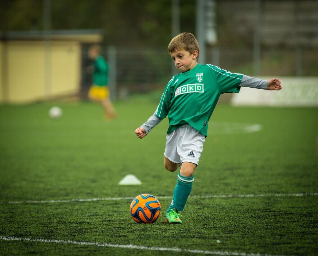 play green soccer child football player 757702 pxhere.com